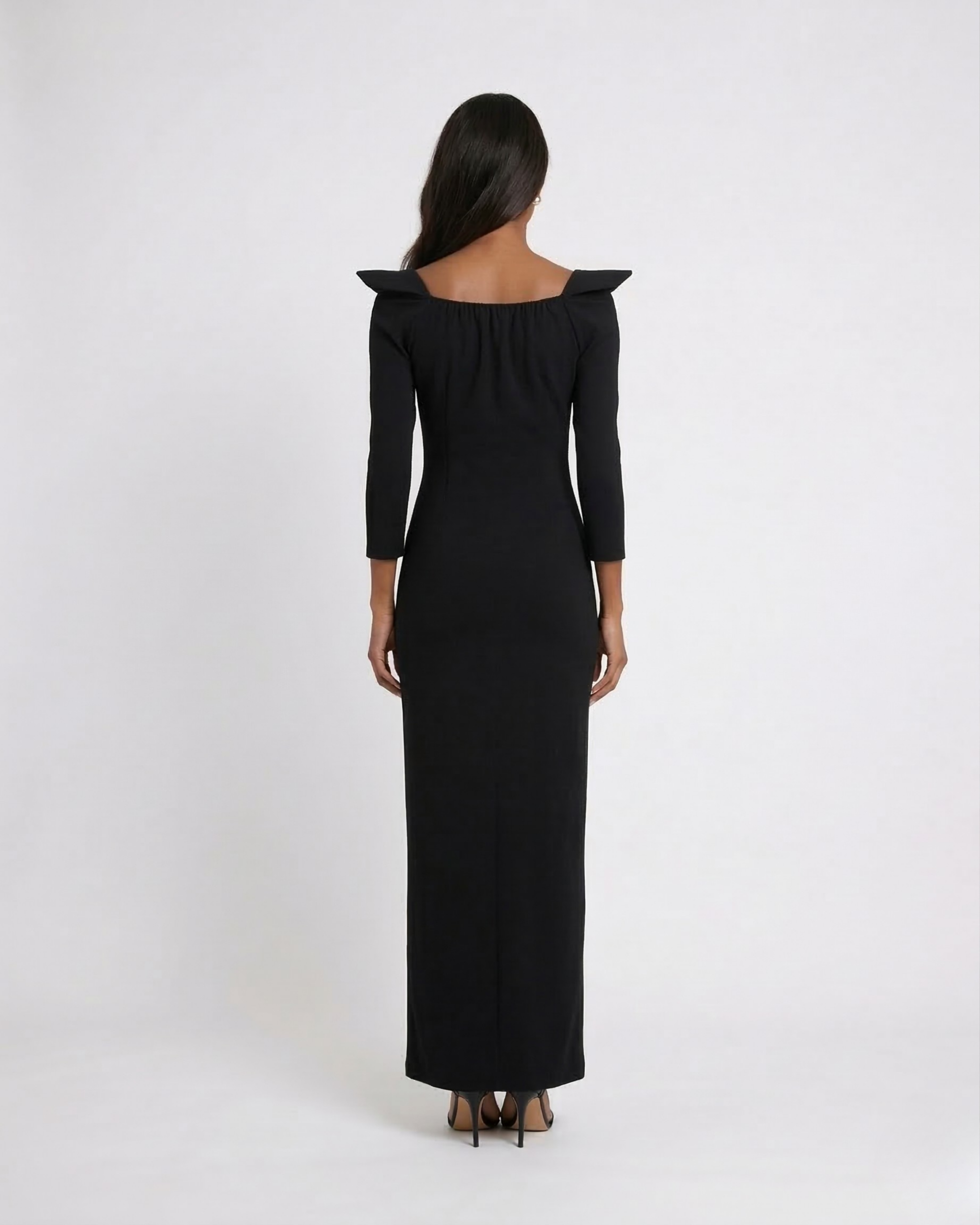 Vestido Black Structured Shoulders Elegance